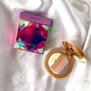 New Tarte spellbound glow rainbow highlighter